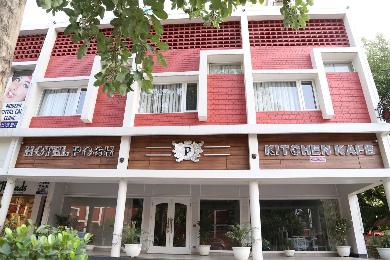 Hotel Posh Chandigarh Bagian luar foto